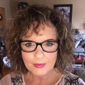 Meet your Posher, Lynda